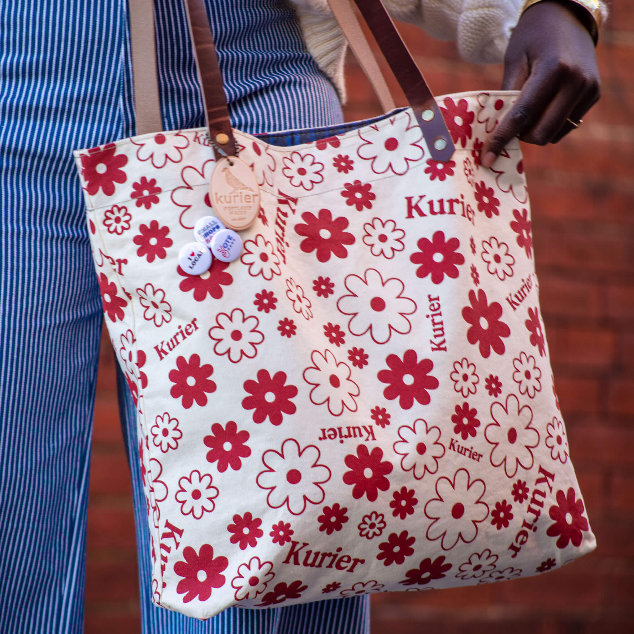 kurier canvas tote - travel bag - cotton canvas - floral front view