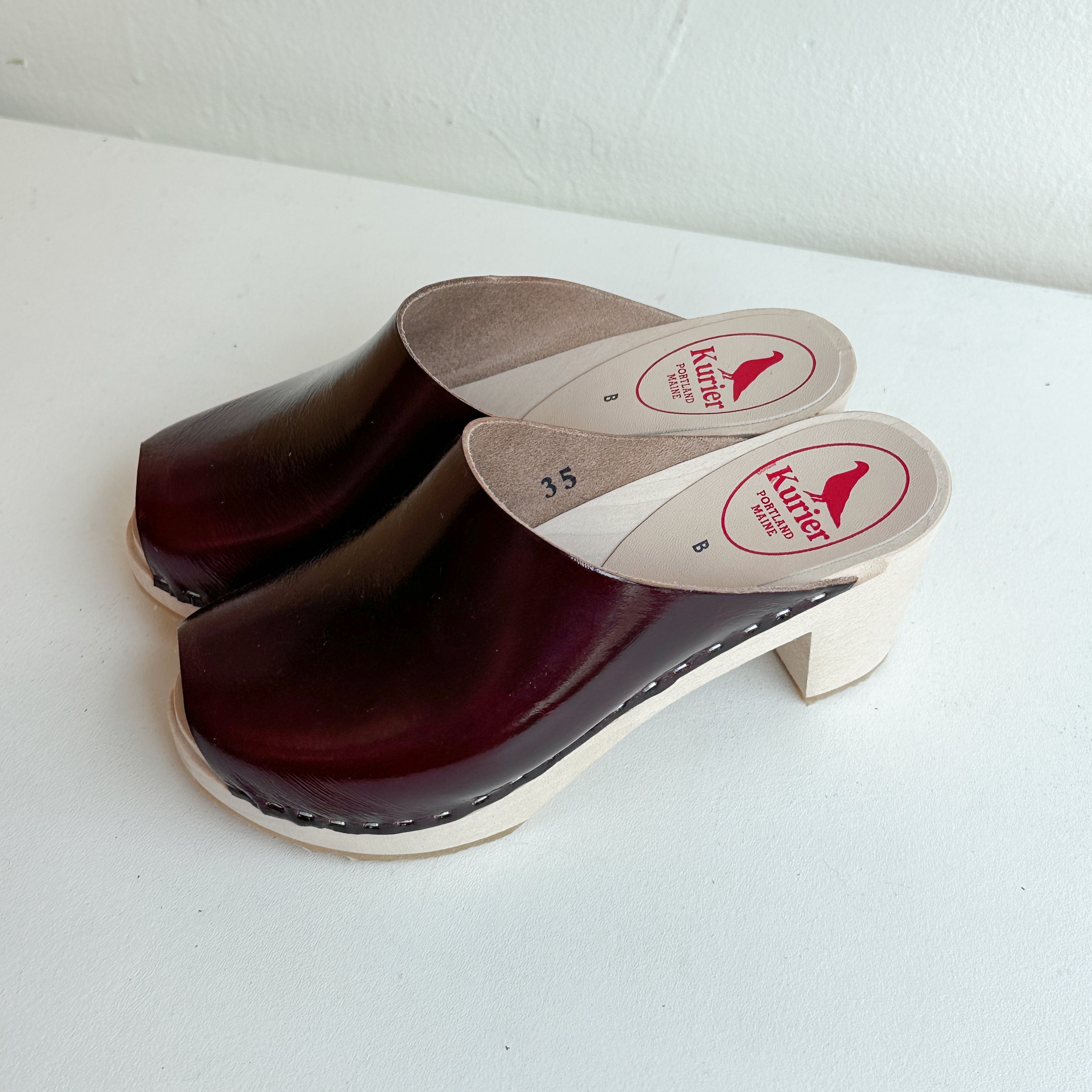 Studio Sale Size 35