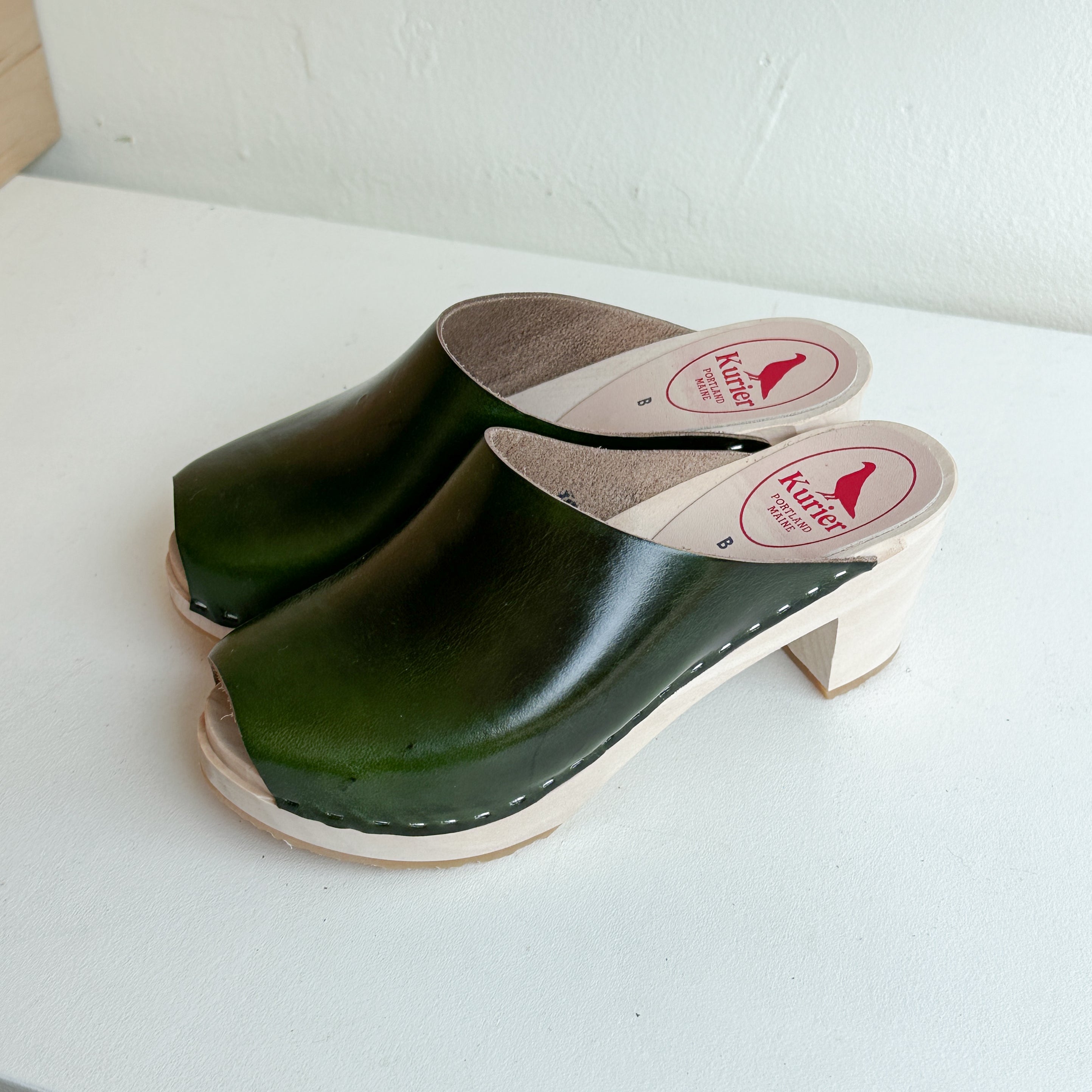 Studio Sale Size 35