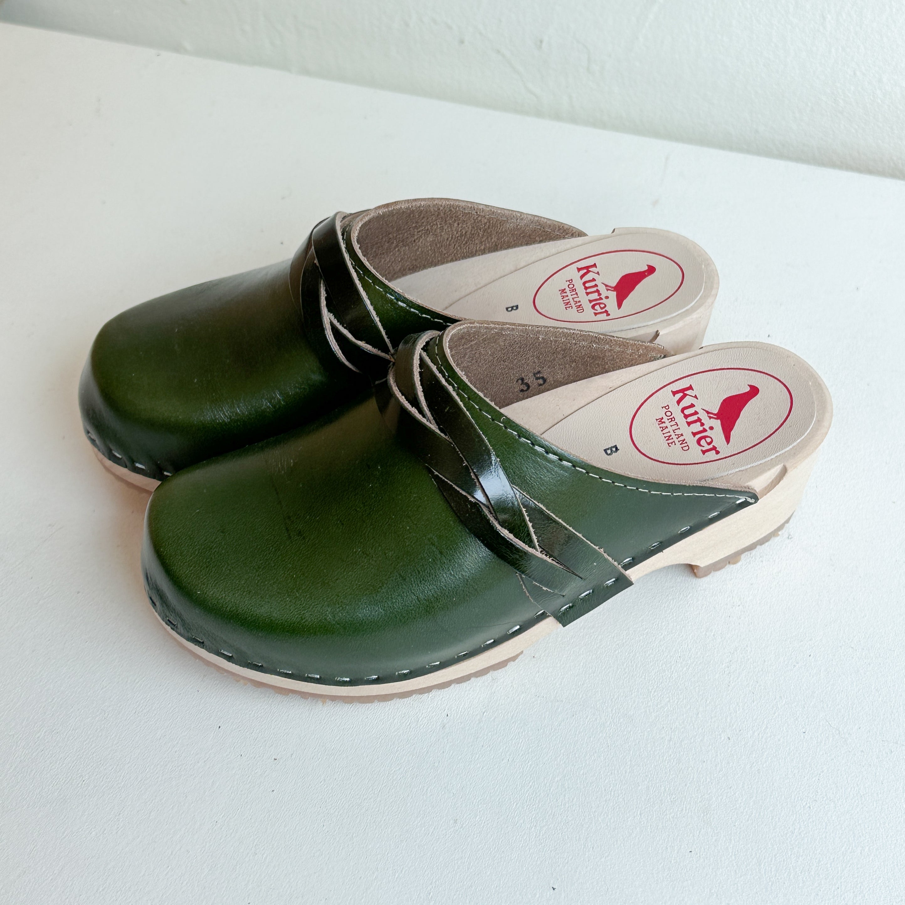 Studio Sale Size 35