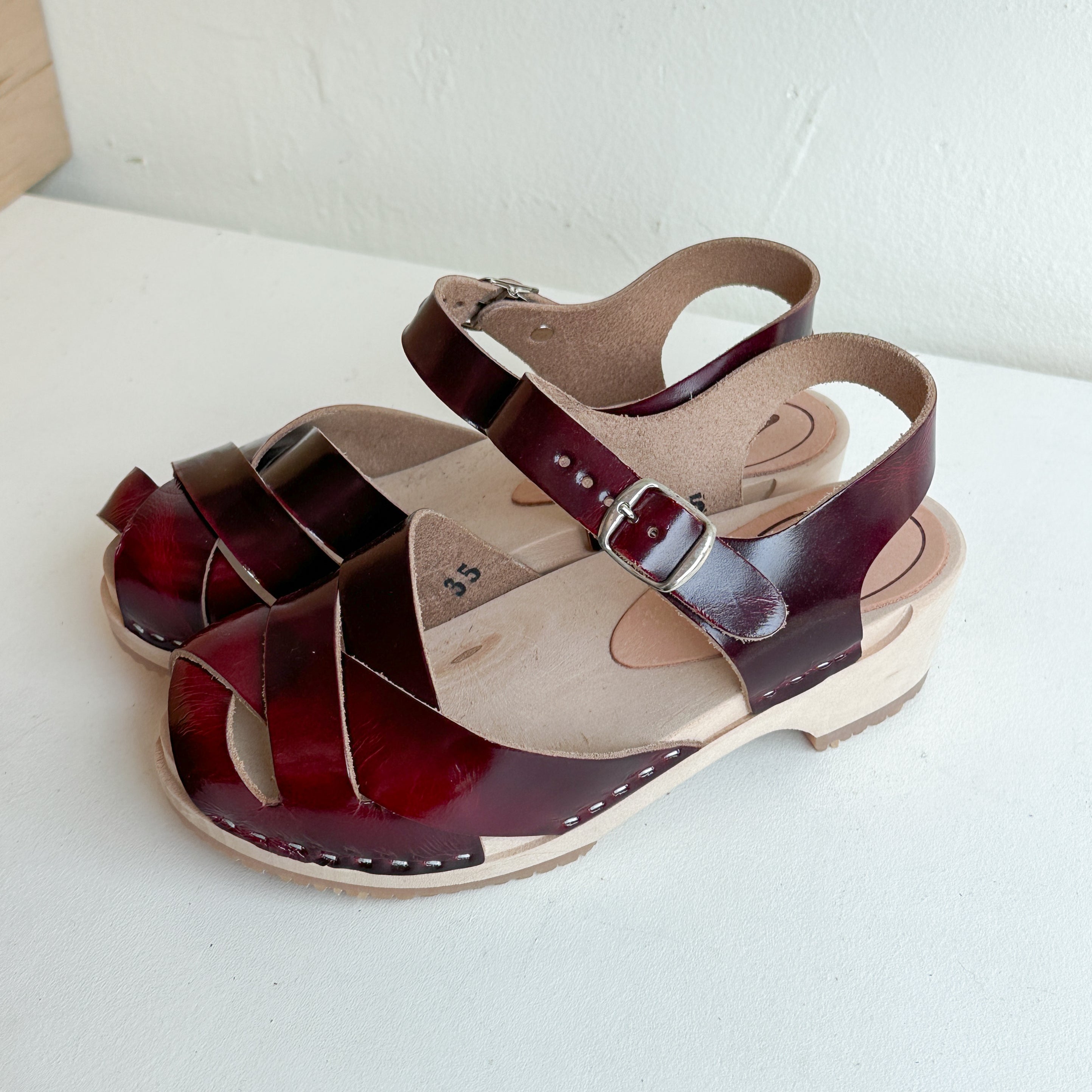Studio Sale Size 35