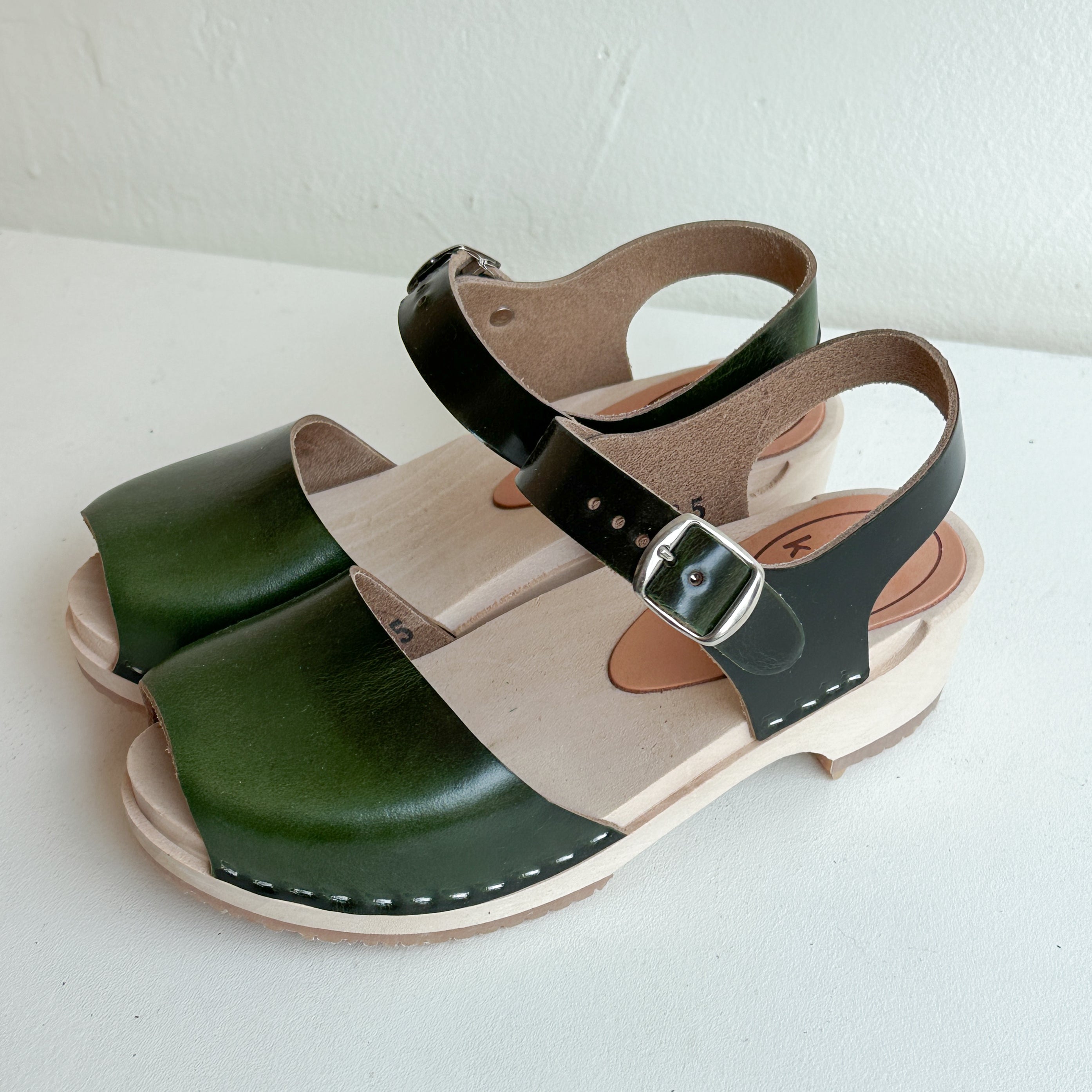 Studio Sale Size 35