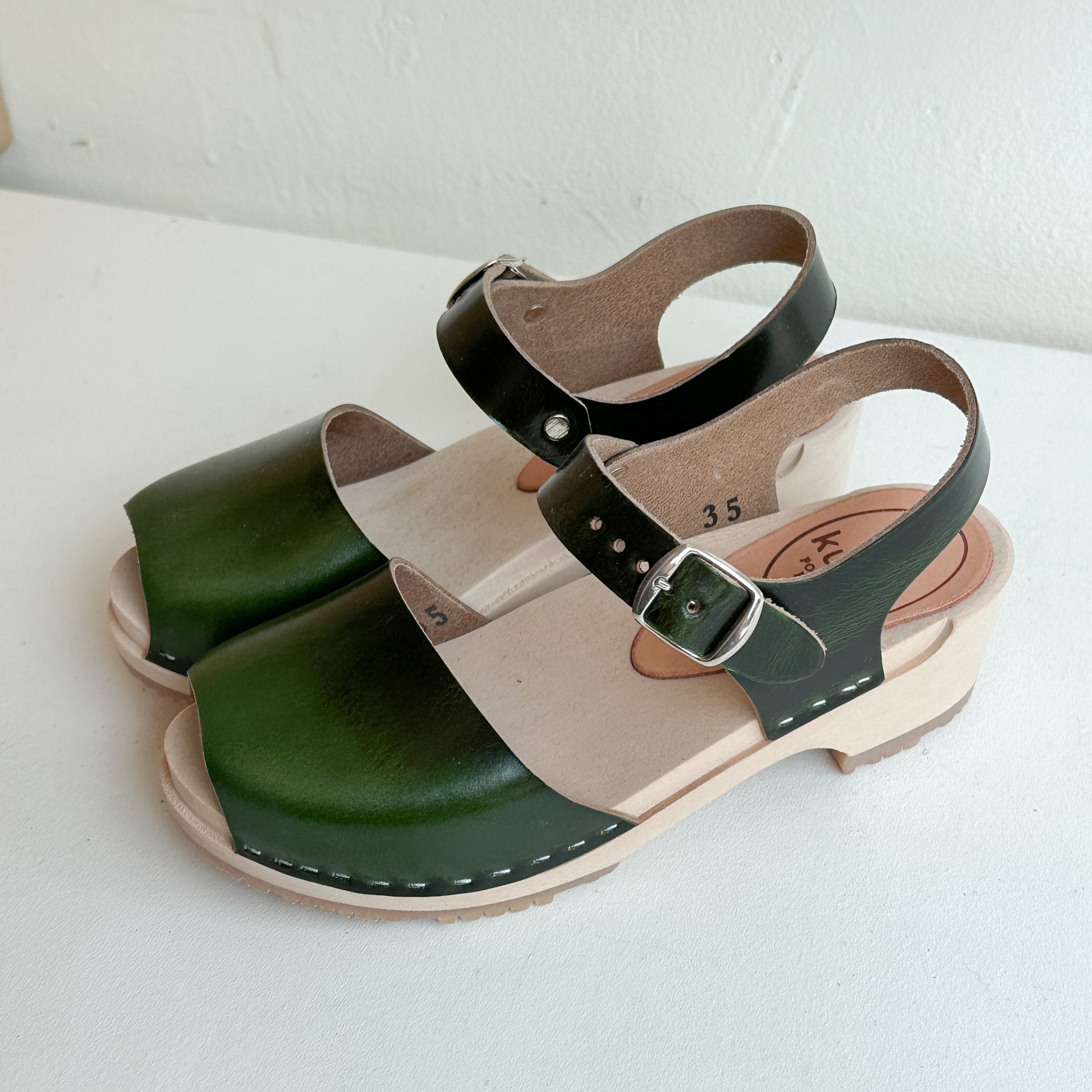 Studio Sale Size 35