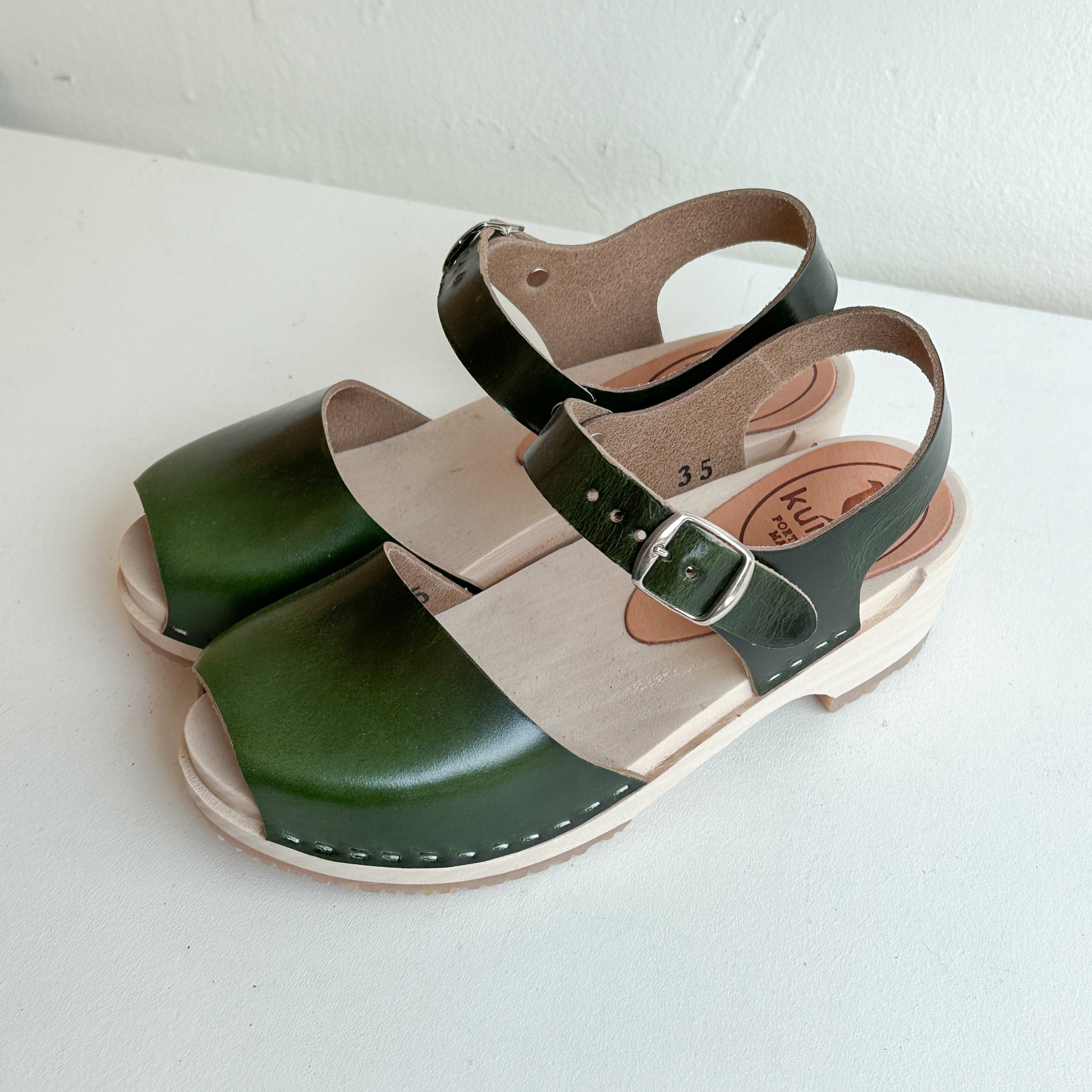 Studio Sale Size 35