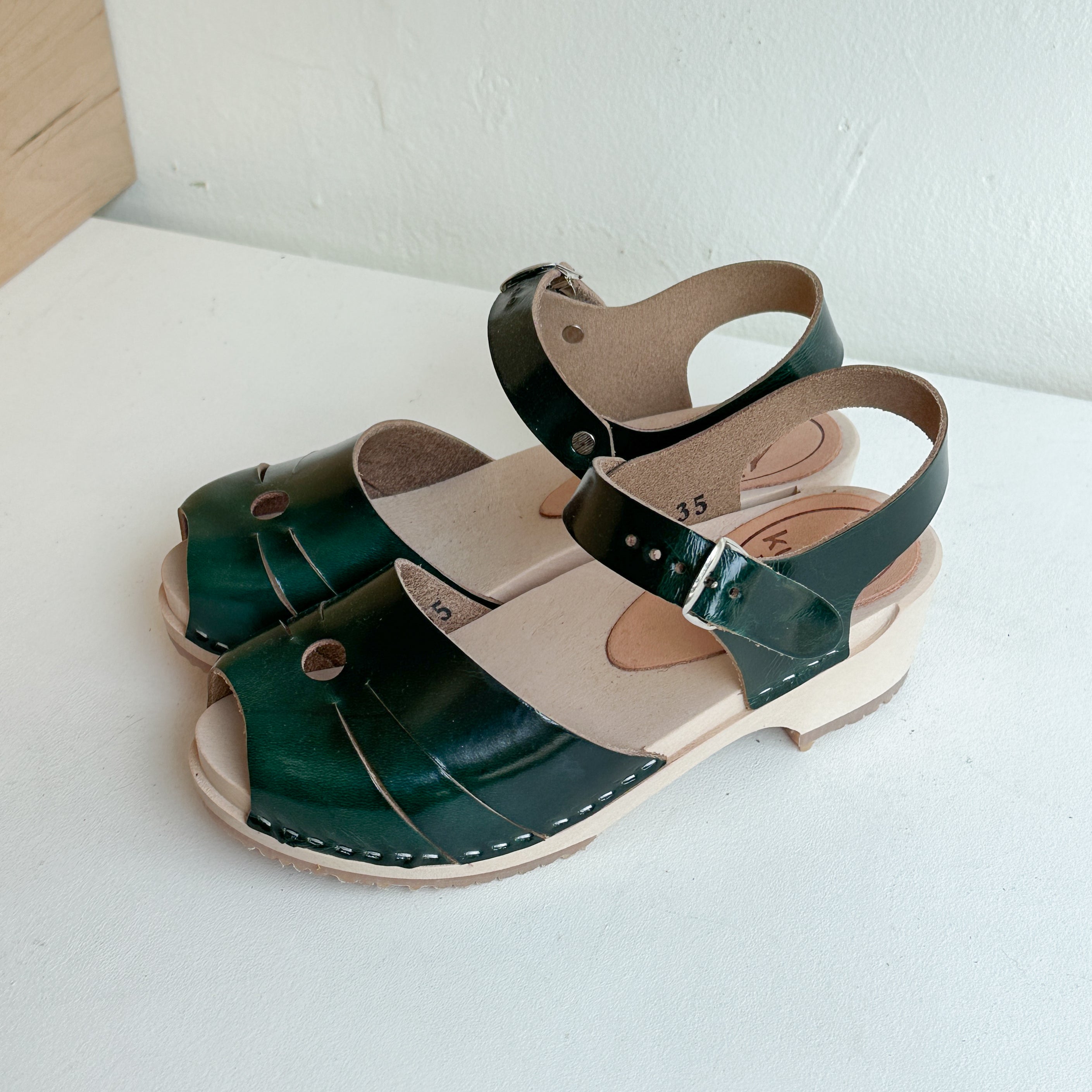 Studio Sale Size 35
