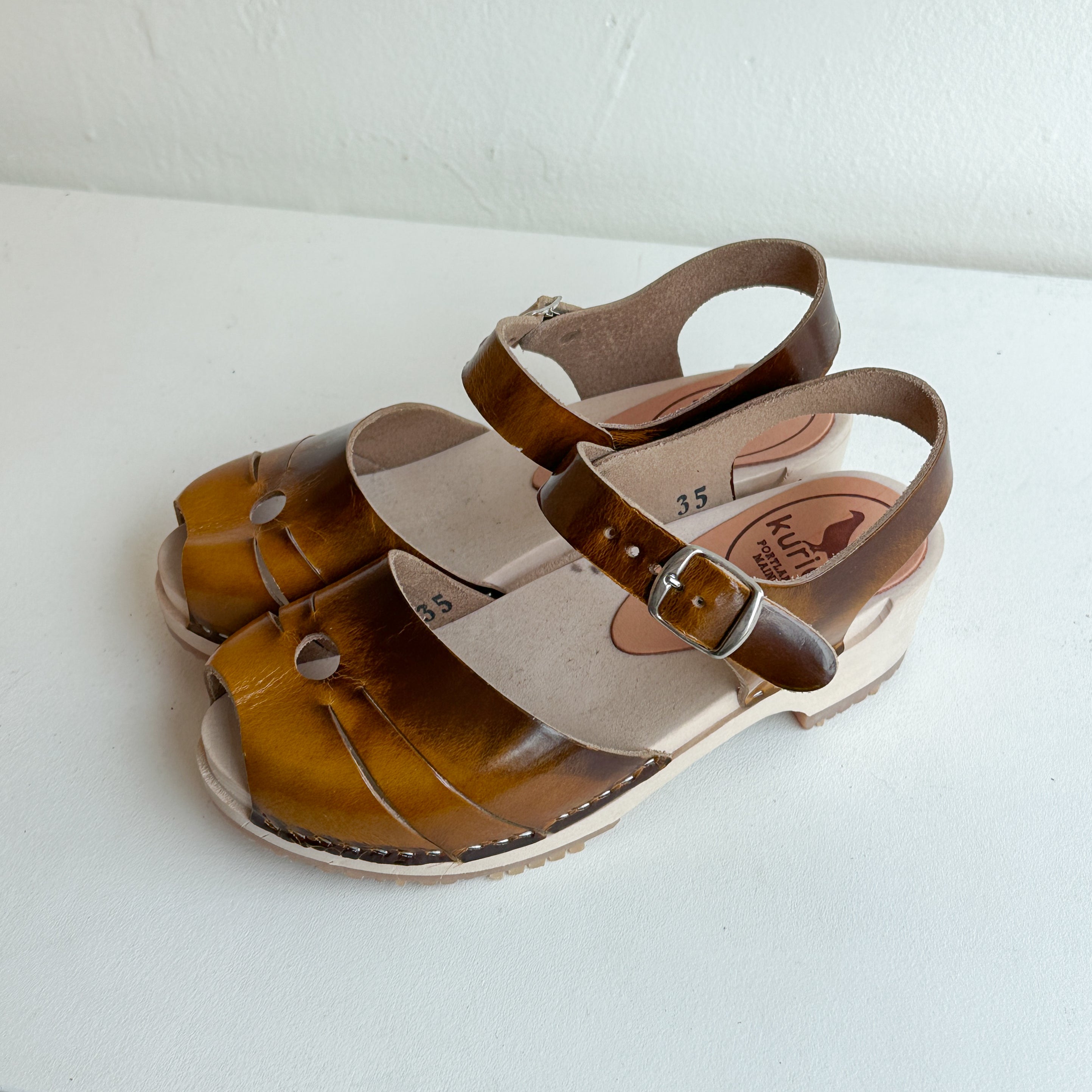 Studio Sale Size 35
