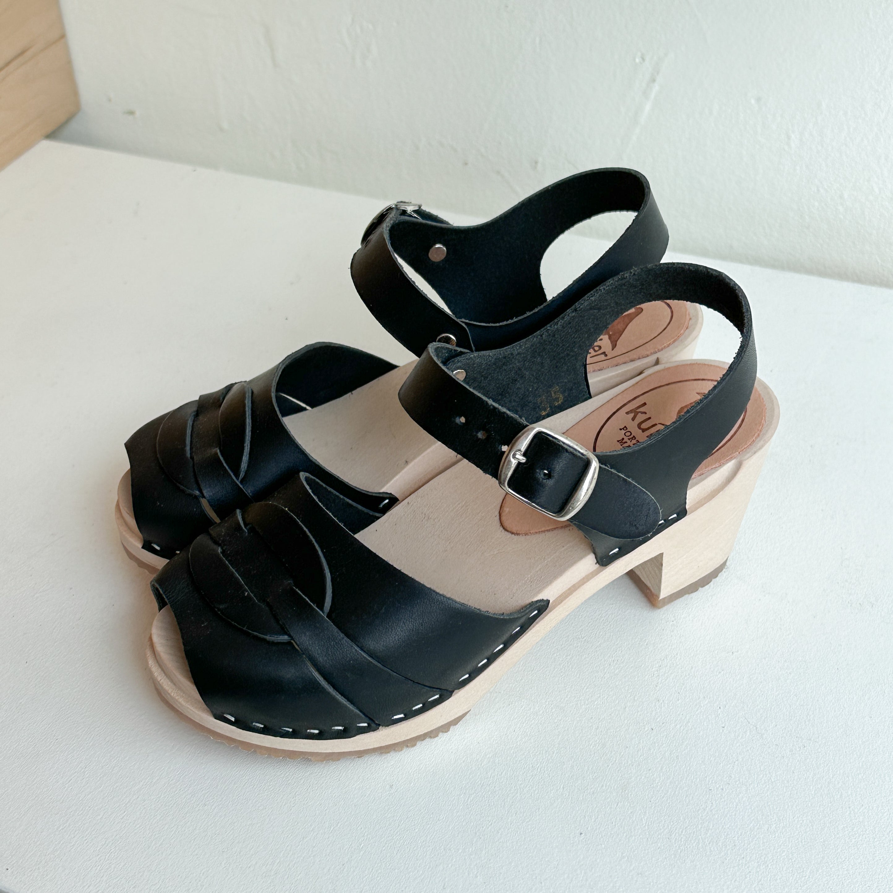 Studio Sale Size 35