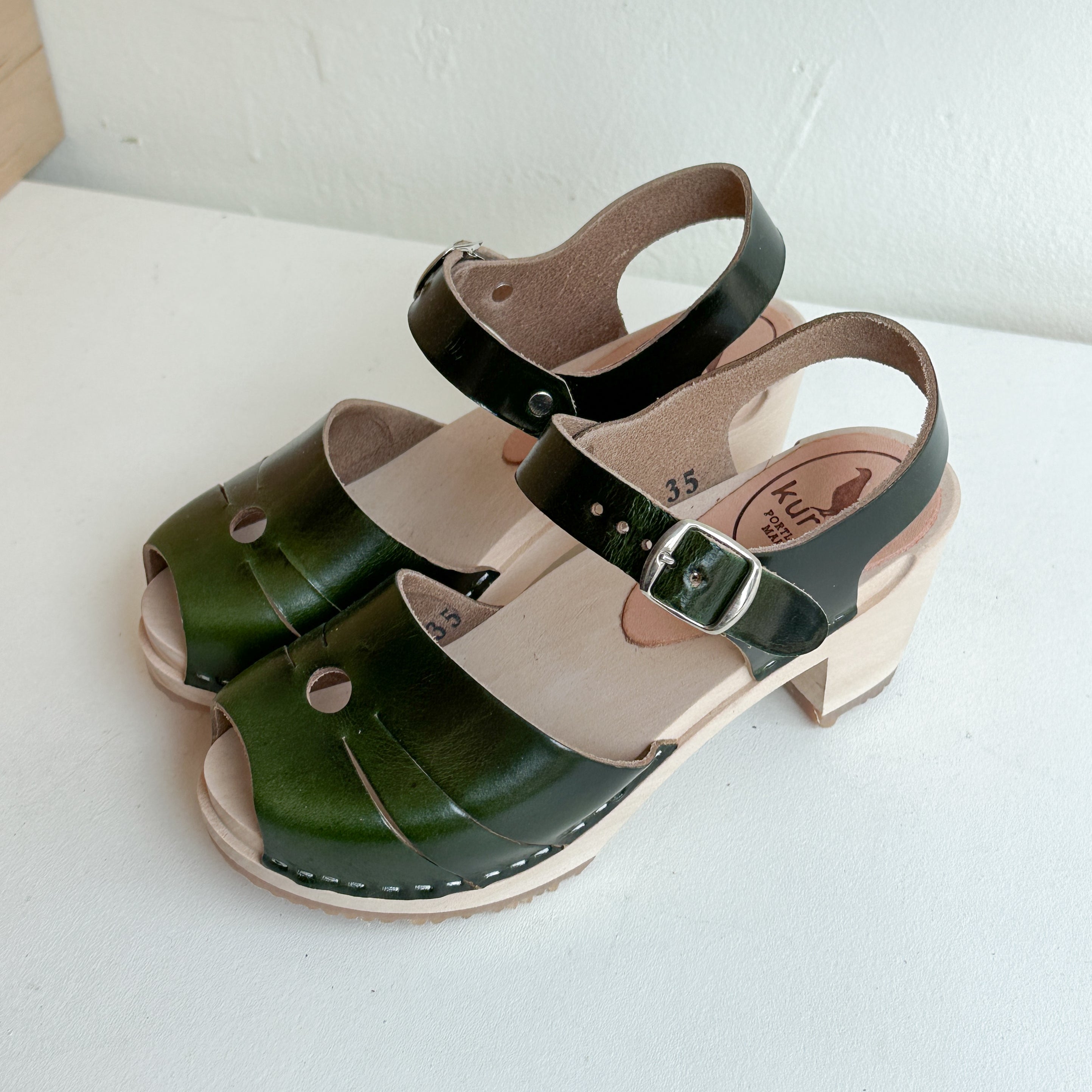 Studio Sale Size 35