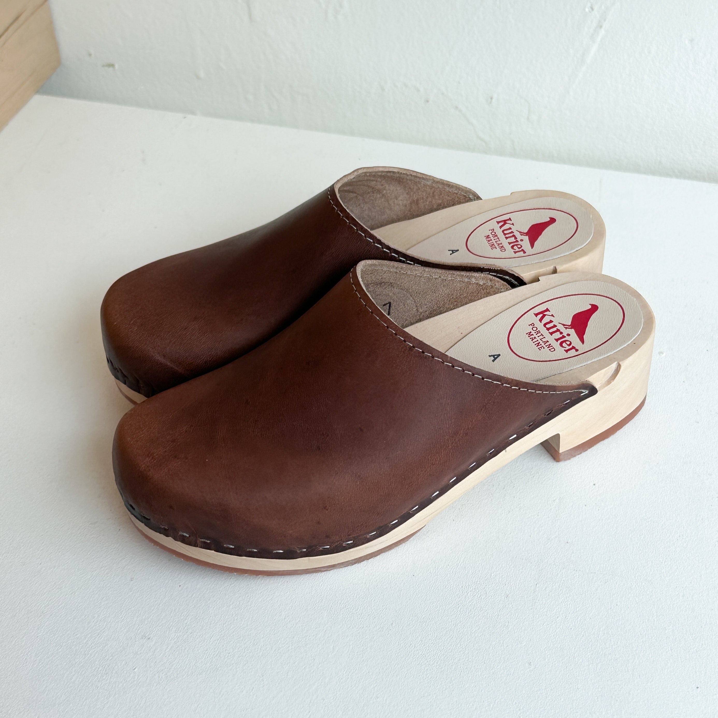 Studio Sale Size 37