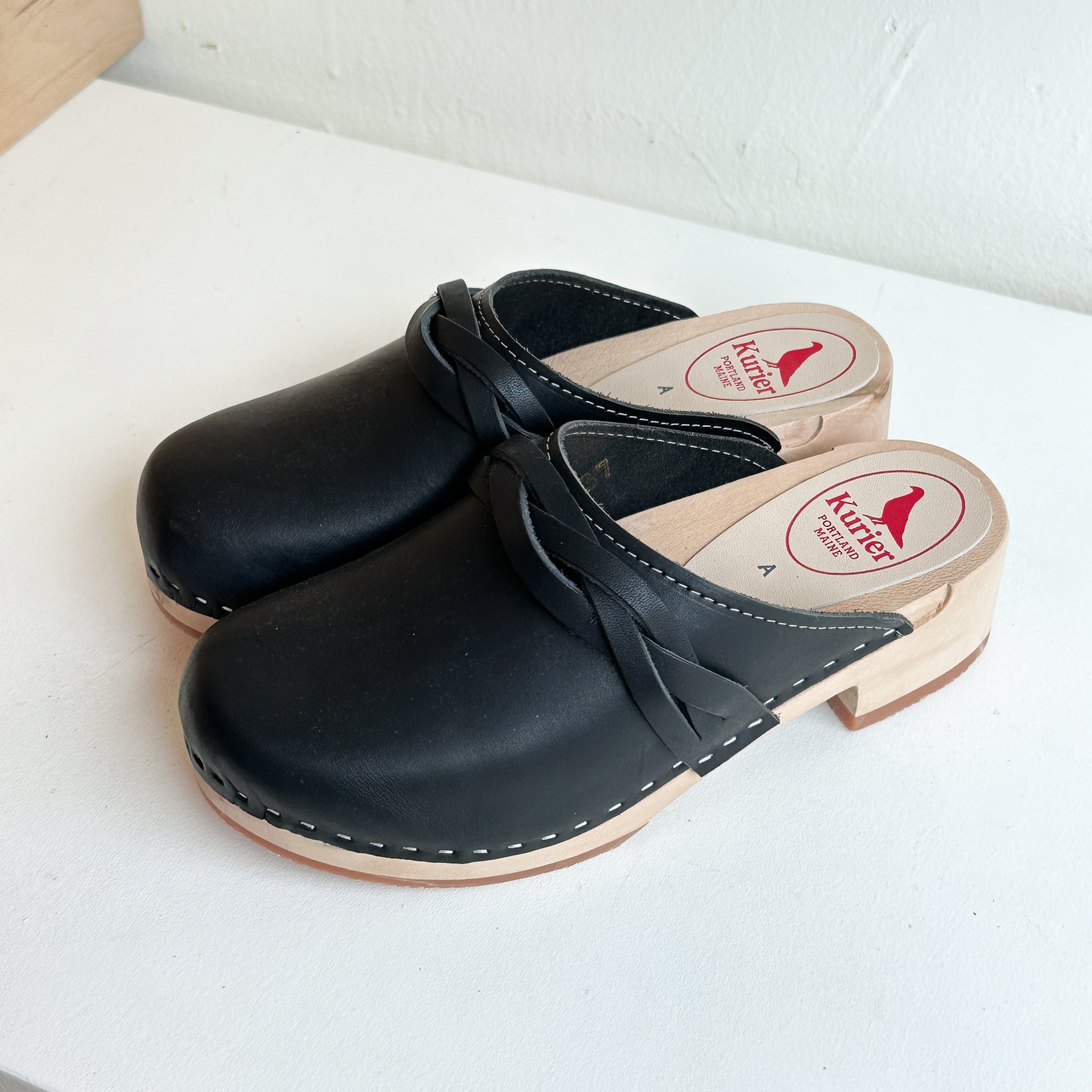 Studio Sale Size 37