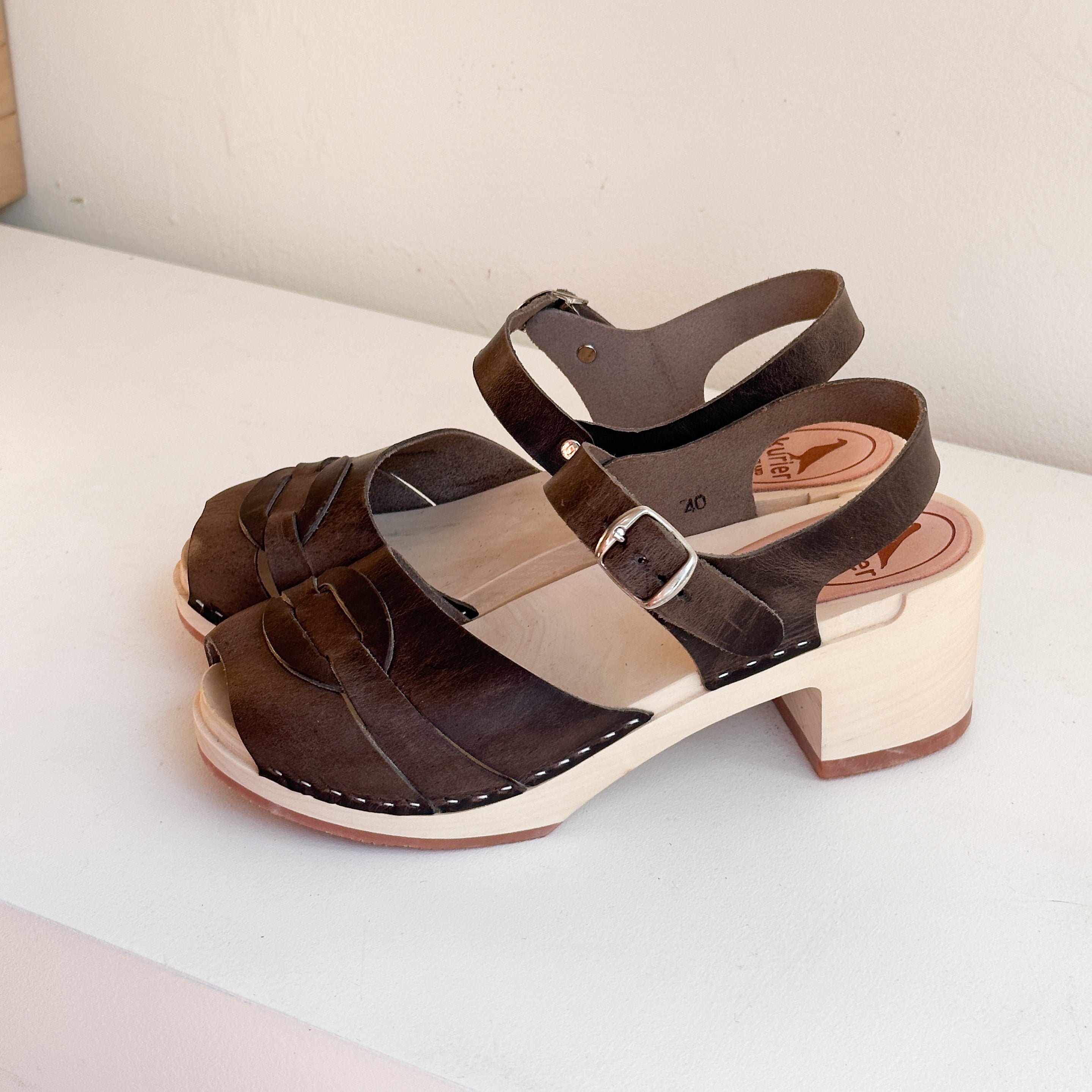 Studio Sale Size 40