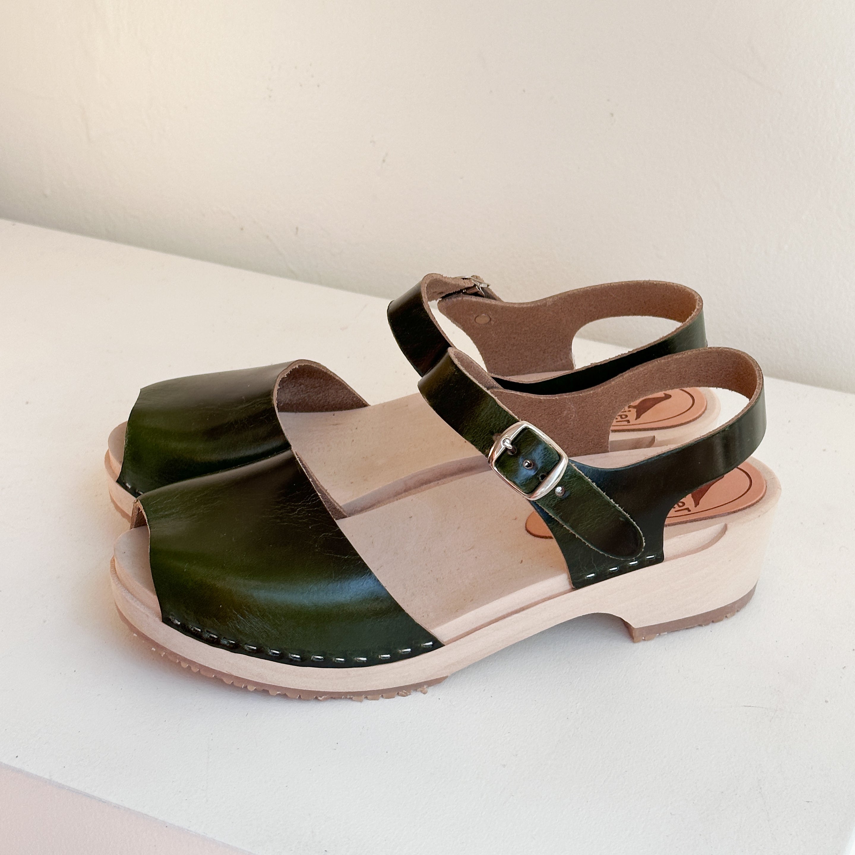 Studio Sale Size 42