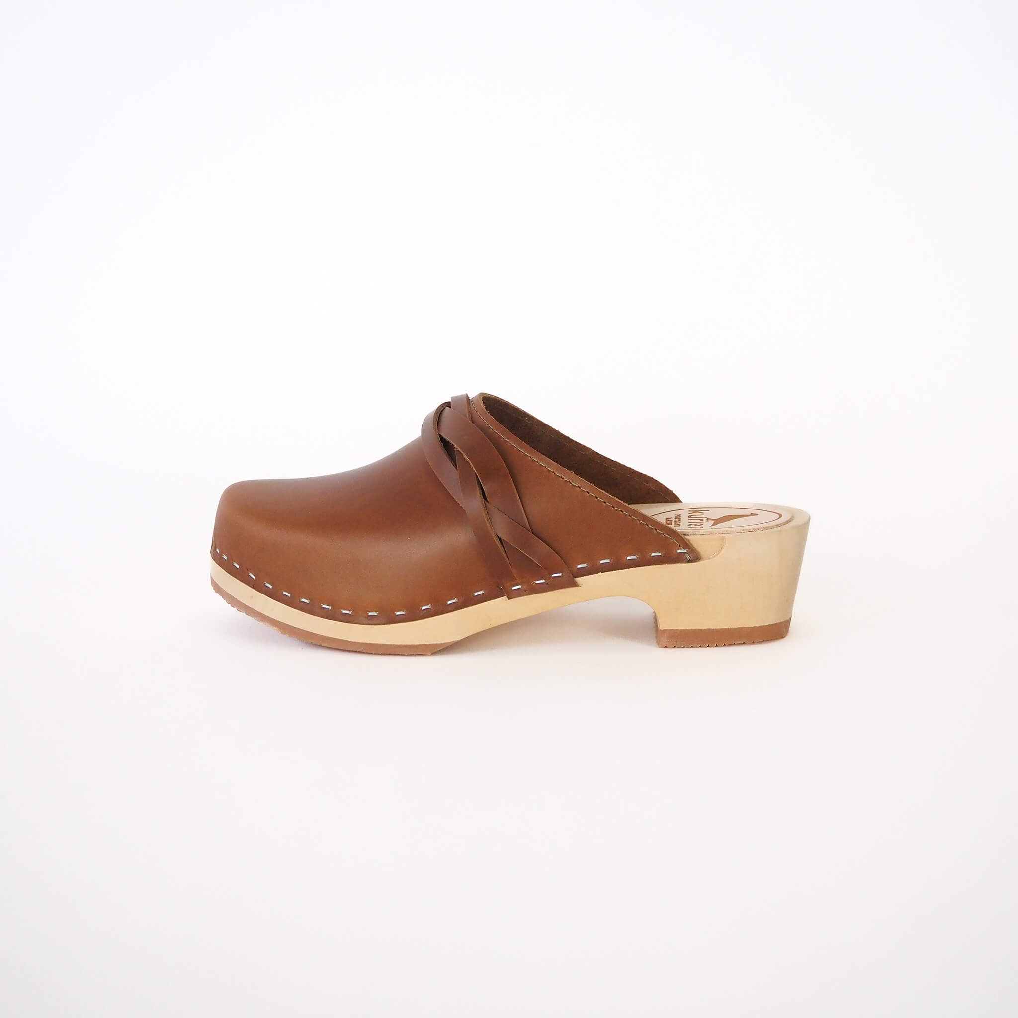 Wooden low clearance heel clogs