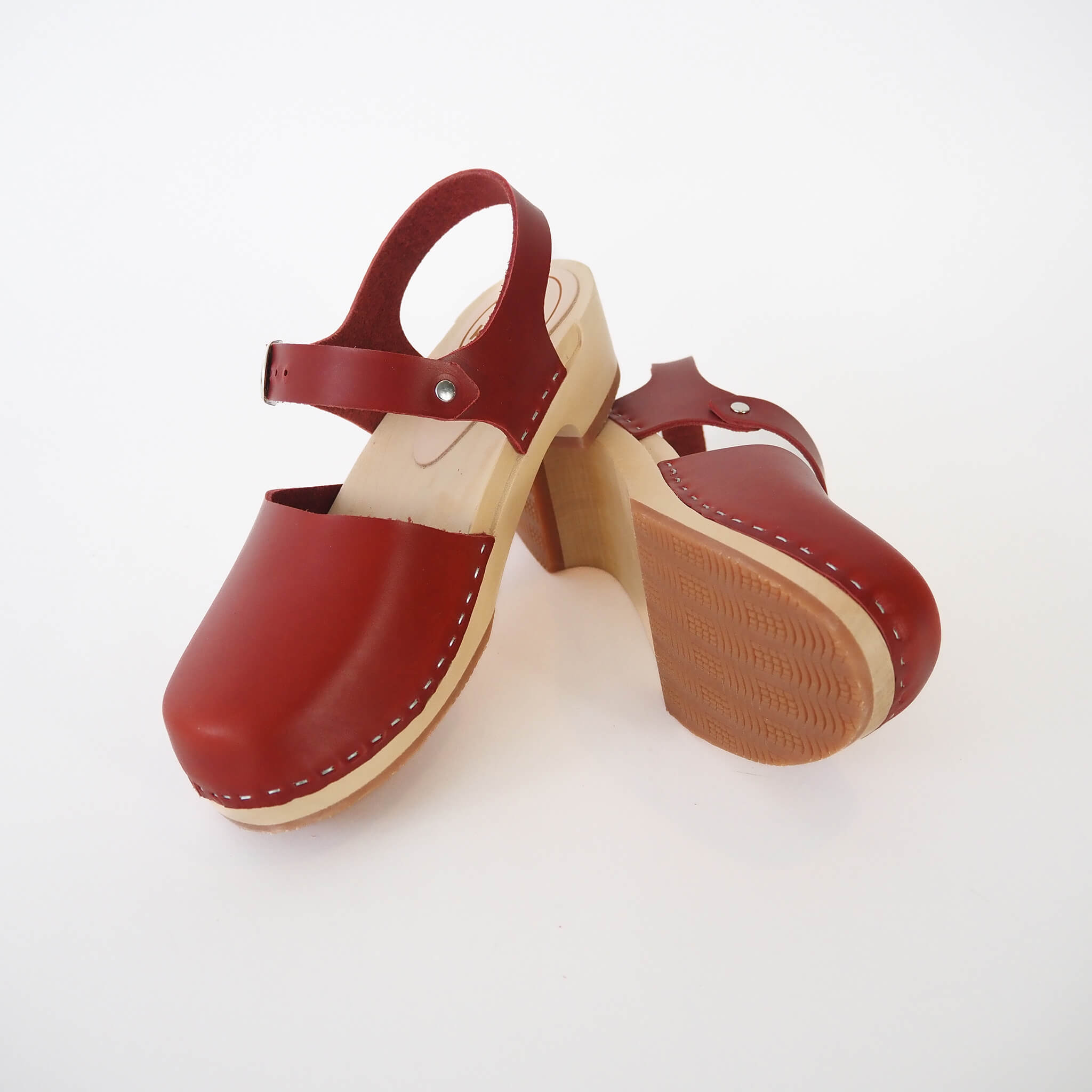 charlie-clog-low-heel-maryjane-closed-toe-leather-adjustable-cherry-top3-kurier