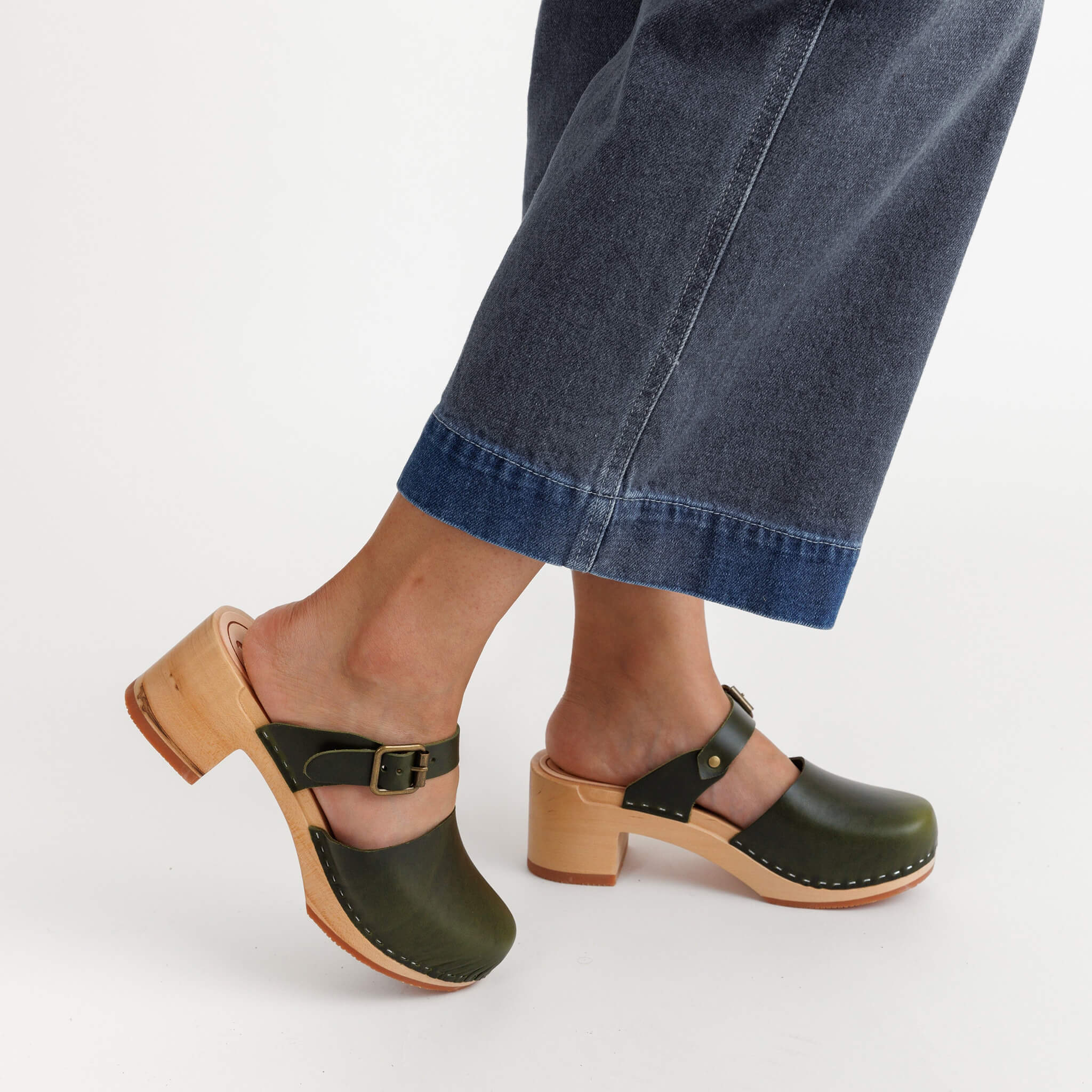 Women's Perforated Wedge Mules Closed Toe Slip Slide Sandals - Temu